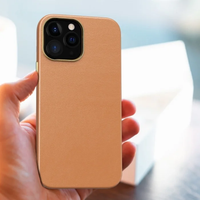 Apple iPhone 13 Pro (6.1) Kılıf Soft Silikon Metalik Deri Natura Kapak - Kahverengi