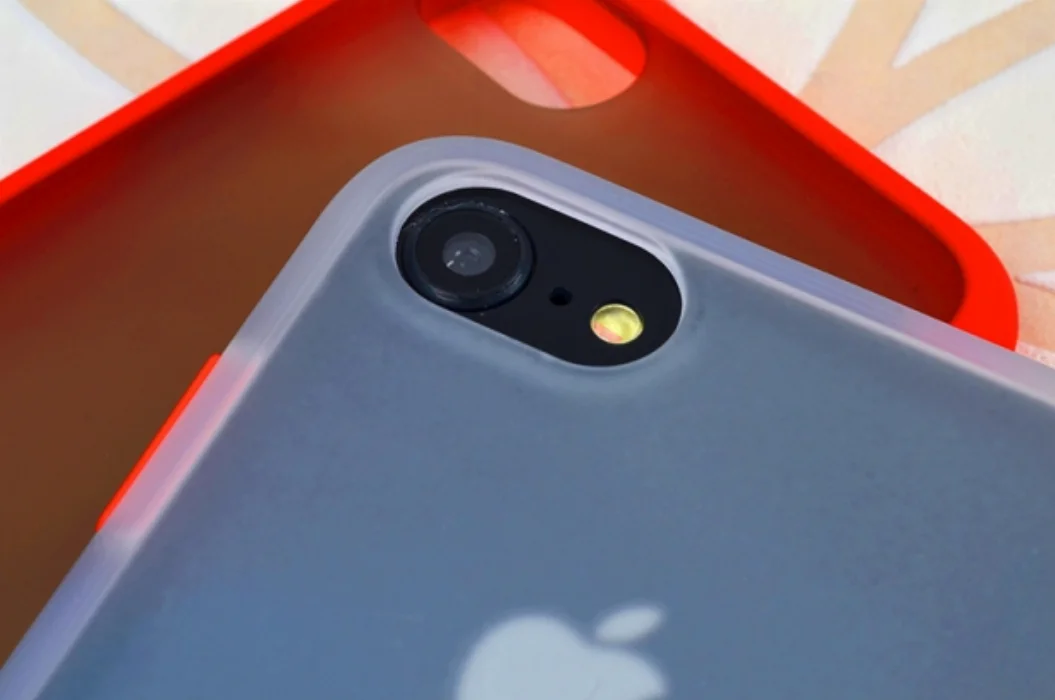 Apple iPhone 8 Kılıf Exlusive Arkası Mat Tam Koruma Darbe Emici - Beyaz